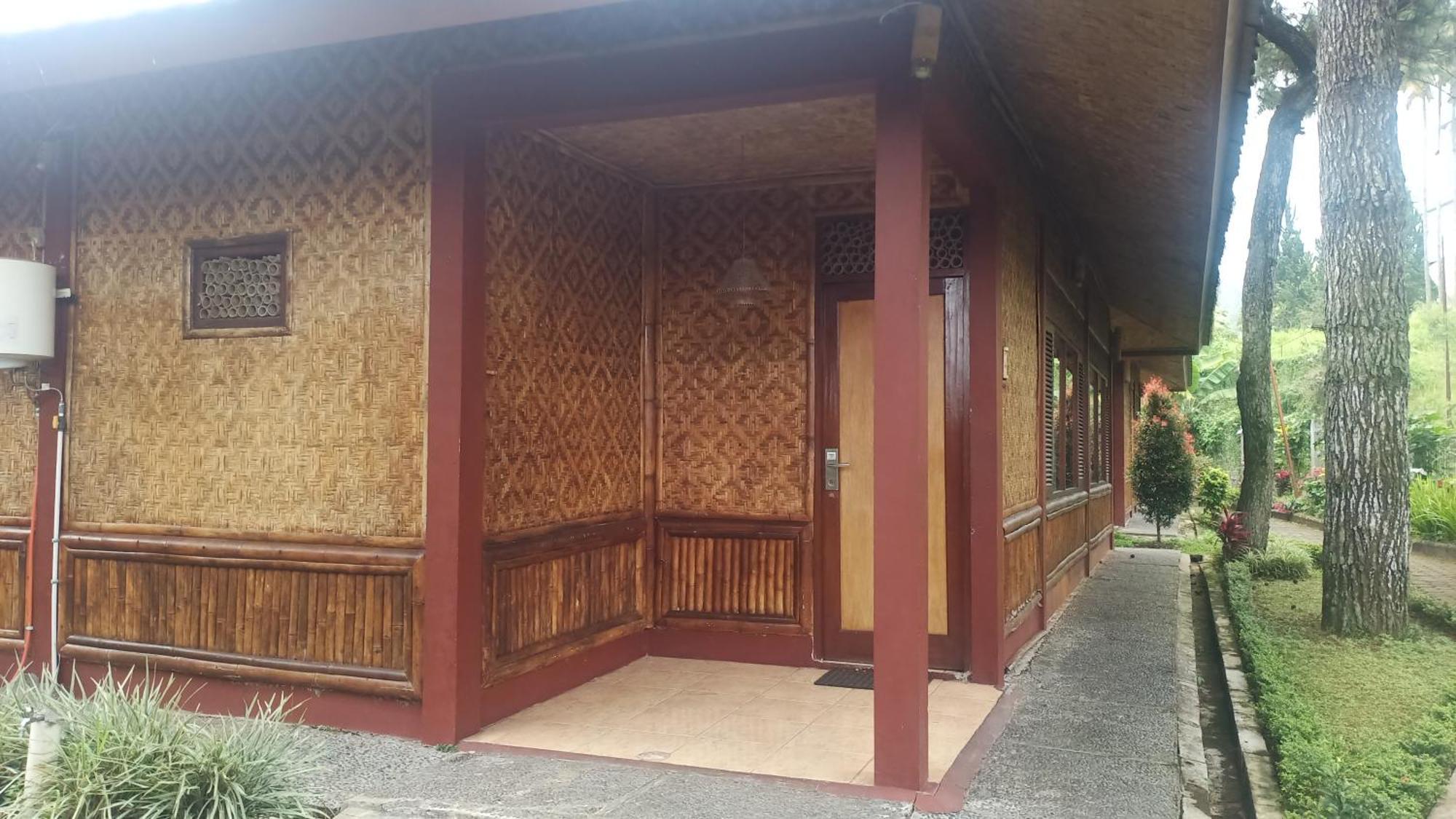 Resort Prima Cisarua Tagalbato エクステリア 写真
