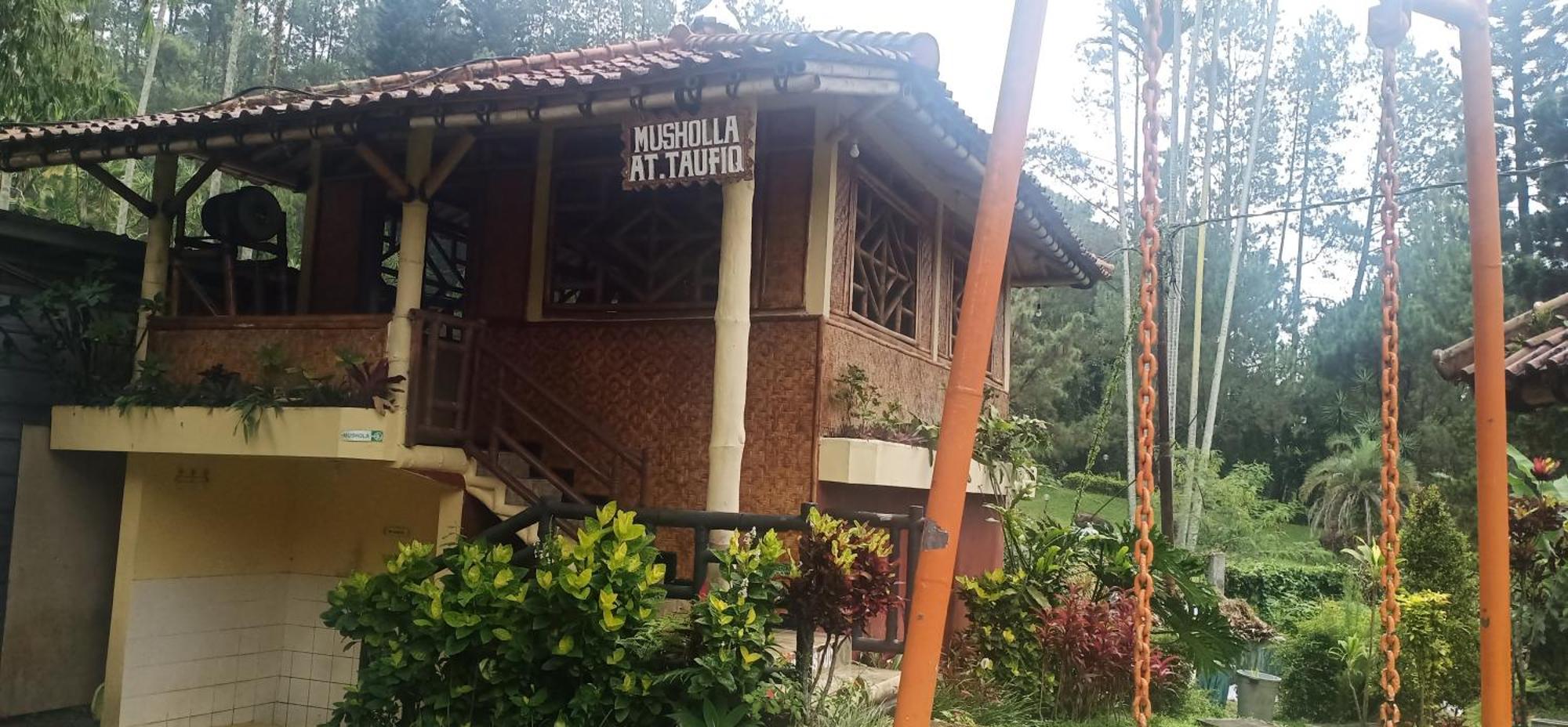 Resort Prima Cisarua Tagalbato エクステリア 写真