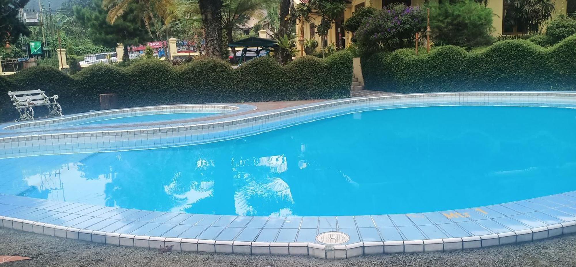 Resort Prima Cisarua Tagalbato エクステリア 写真