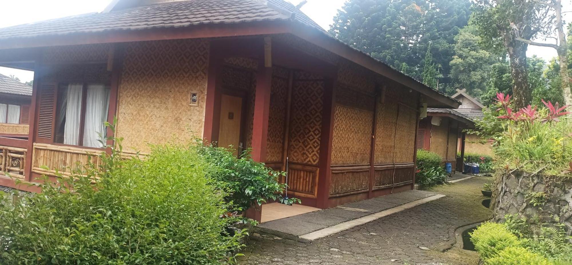 Resort Prima Cisarua Tagalbato エクステリア 写真