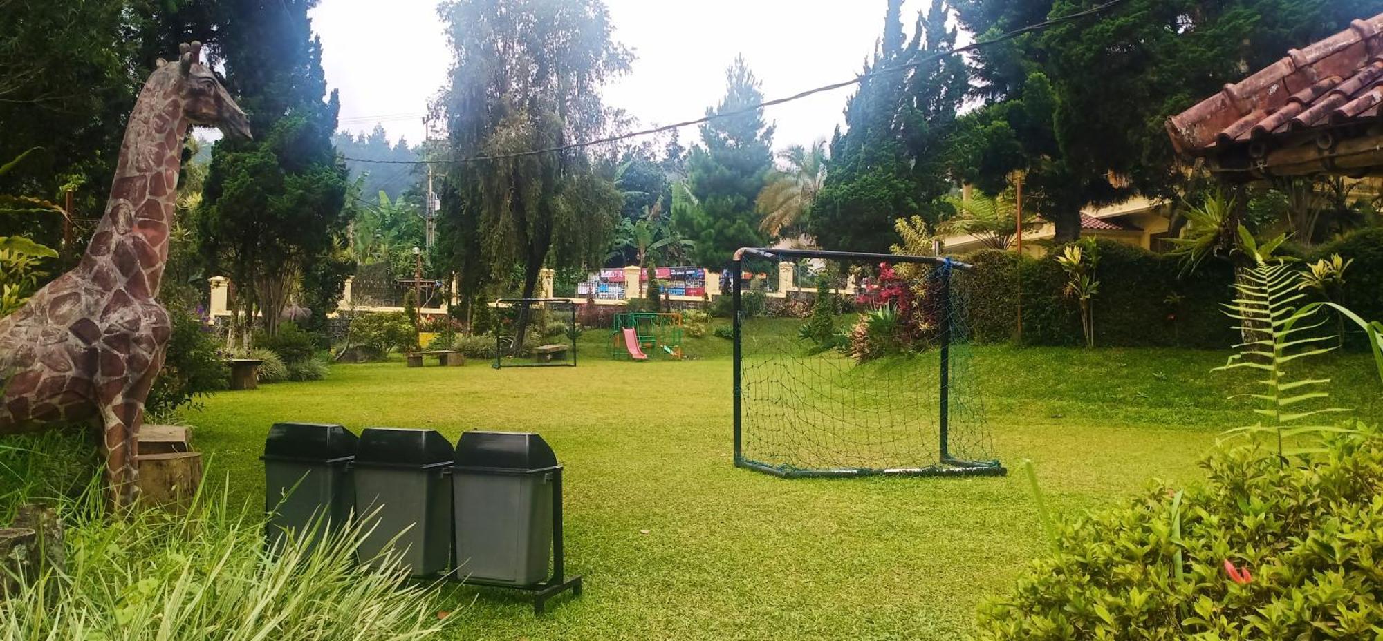Resort Prima Cisarua Tagalbato エクステリア 写真